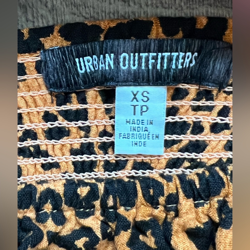 Urban Outfitters heart Leopard-Print Square Neck Long Sleeve Top - XS - Picture 4 of 9